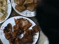 Джеки чан кушает